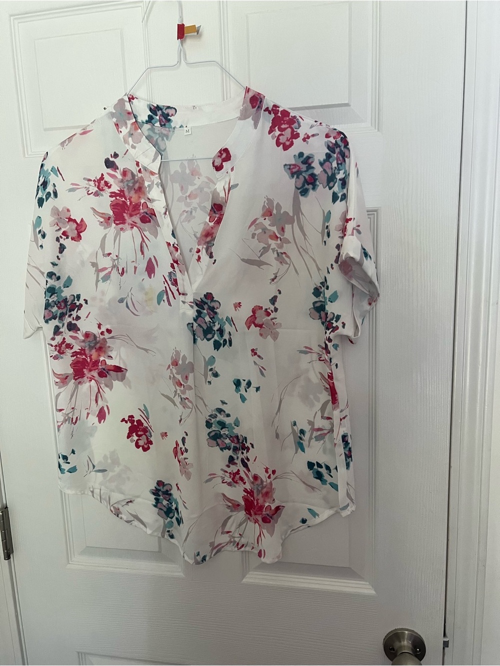 White Floral V-Neck Short Sleeve Blouse